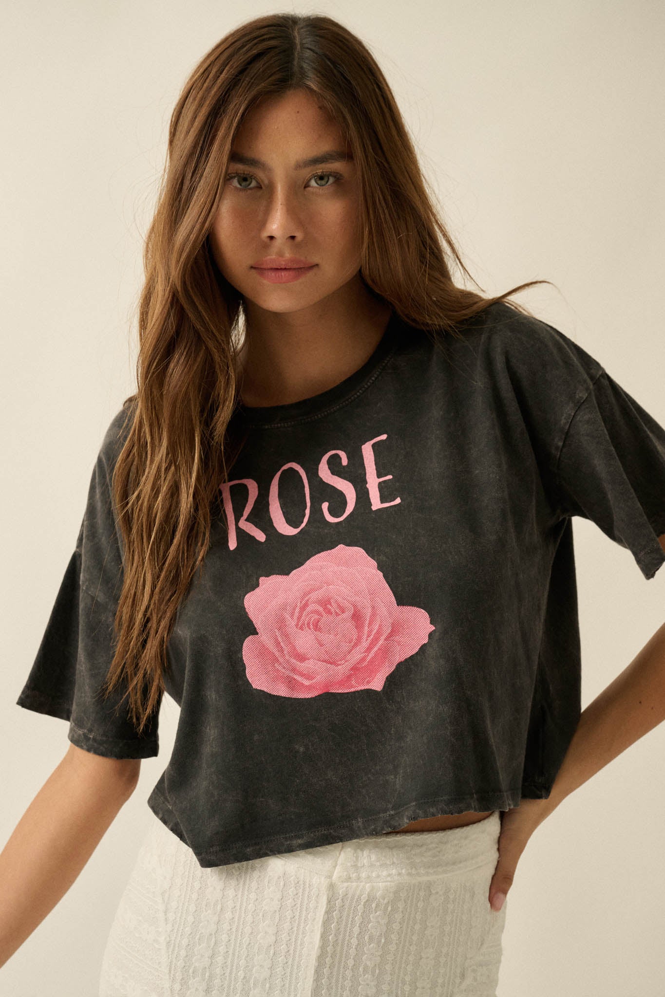 Blooming Rose Vintage-Wash Cropped Graphic Tee - ShopPromesa