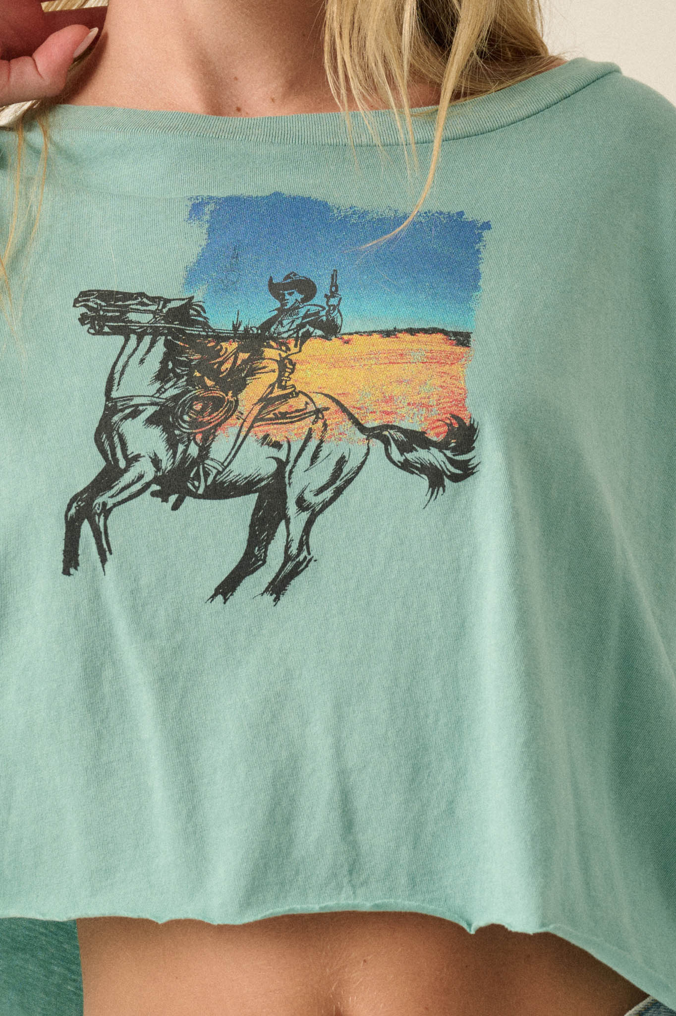 Cowboy Country Long-Sleeve Cropped Graphic Tee - ShopPromesa