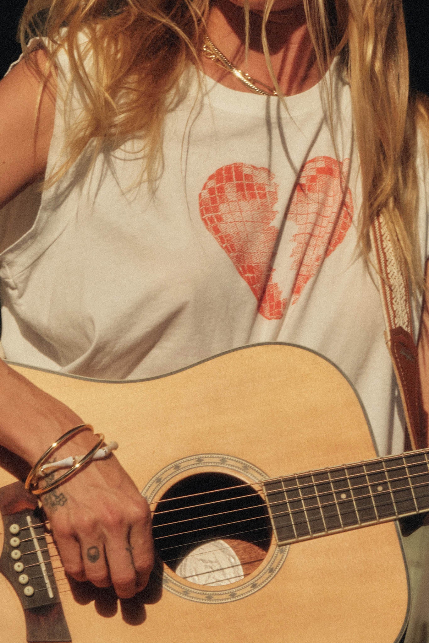 Heartbreak Disco Vintage Sleeveless Graphic Tee - ShopPromesa