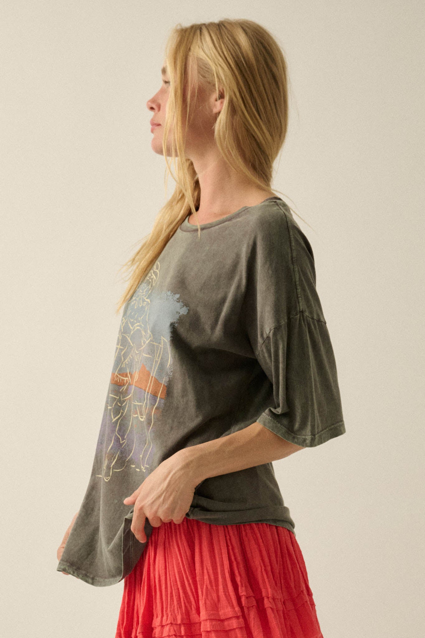 Cowgirl Pinup Vintage-Wash Oversize Graphic Tee - ShopPromesa