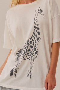 Joyful Giraffe Vintage-Print Oversize Graphic Tee - ShopPromesa