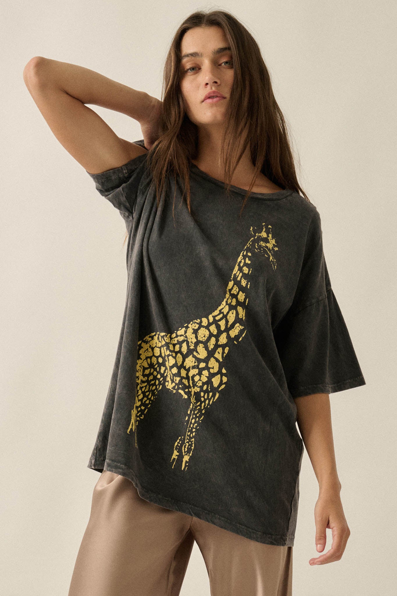 Golden Giraffe Vintage-Wash Oversize Graphic Tee - ShopPromesa