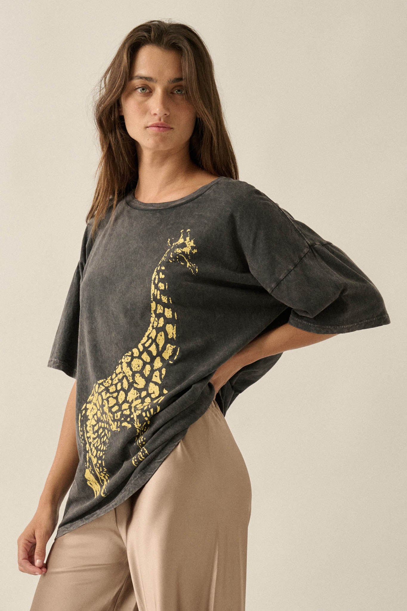 Golden Giraffe Vintage-Wash Oversize Graphic Tee - ShopPromesa