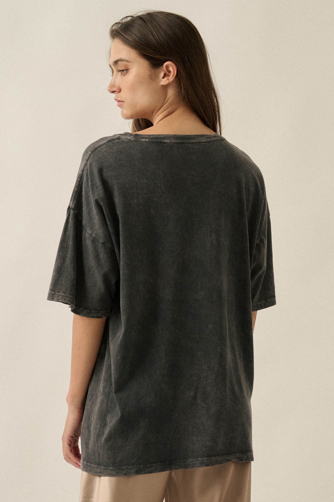 Golden Giraffe Vintage-Wash Oversize Graphic Tee - ShopPromesa