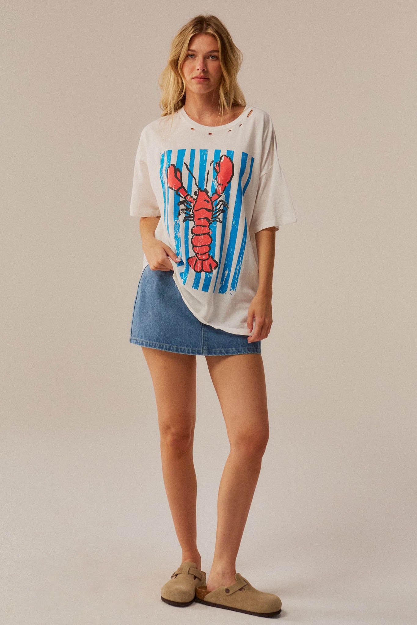 Lobster Lagoon Distressed Oversize Graphic Tee - ShopPromesa