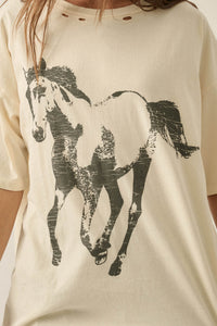 Running Free Distressed Oversize Horse Graphic Tee - ShopPromesa