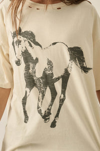 Running Free Distressed Oversize Horse Graphic Tee - ShopPromesa