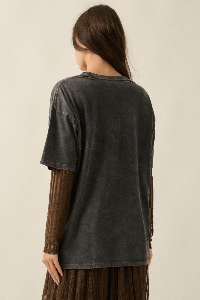 Free Rein Distressed Oversize Horse Graphic Tee - ShopPromesa