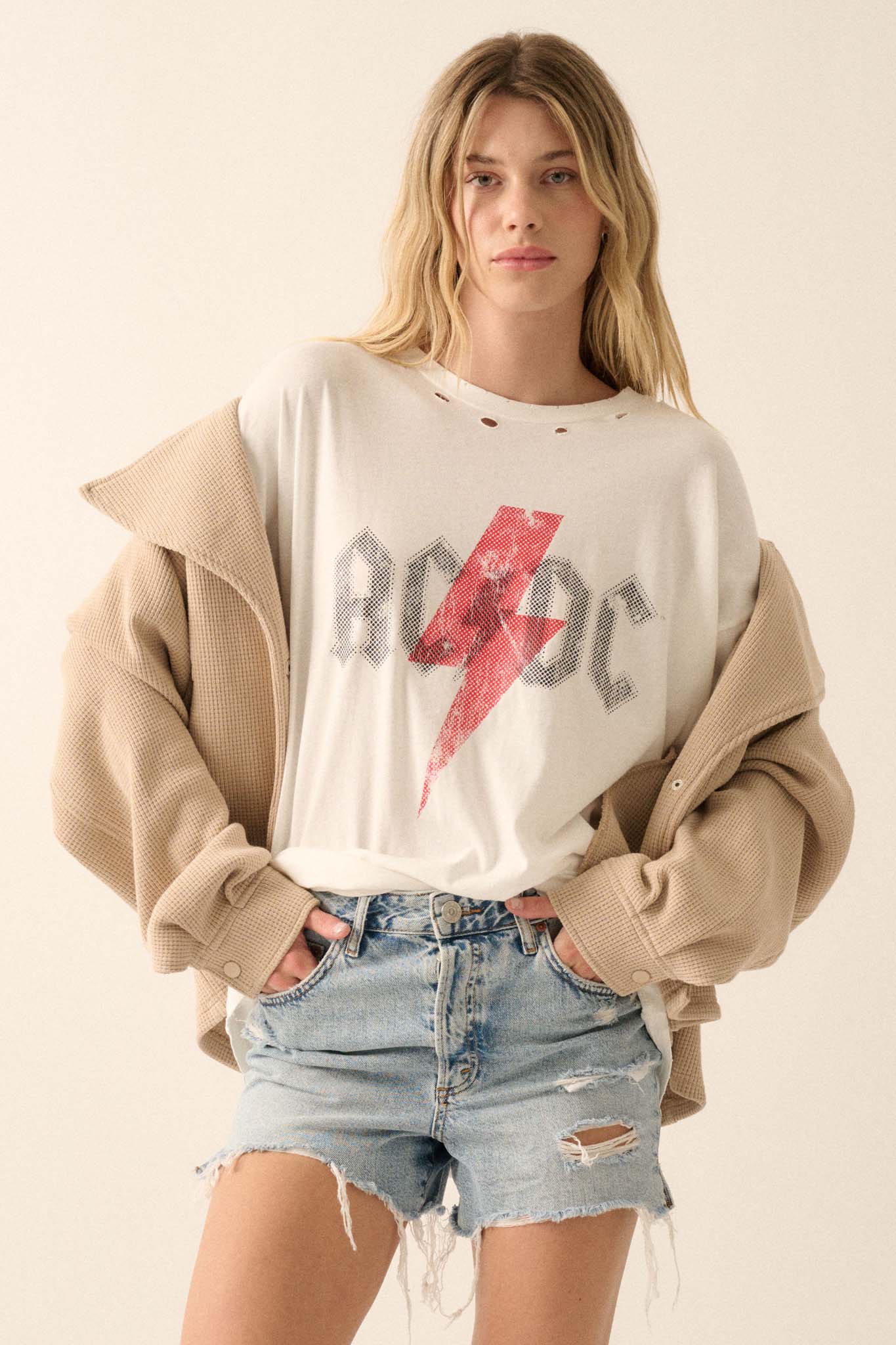 AC/DC Vintage-Print Logo Distressed Graphic Tee - ShopPromesa