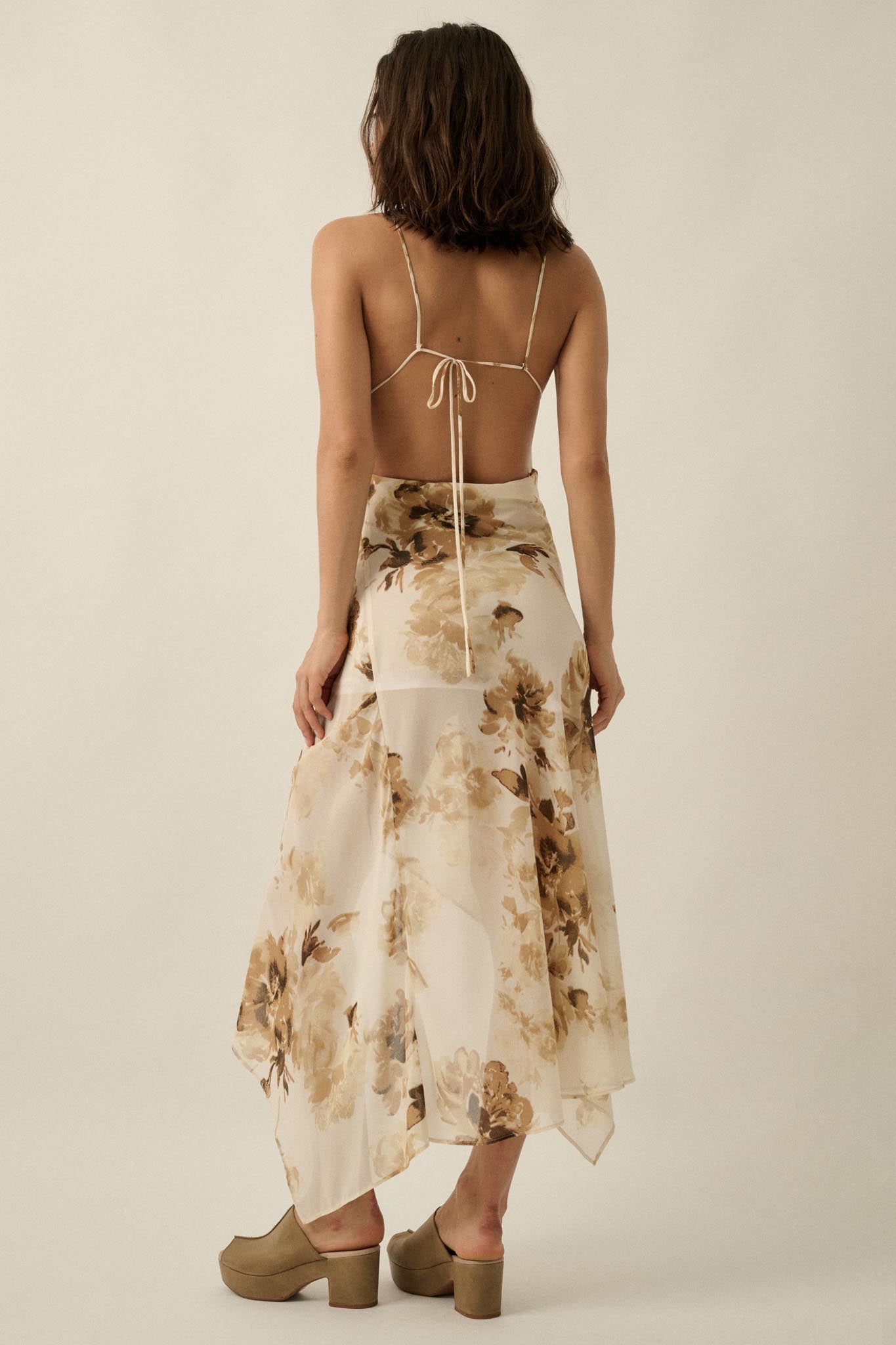 Elegant Beauty Floral Chiffon Open-Back Maxi Dress - ShopPromesa