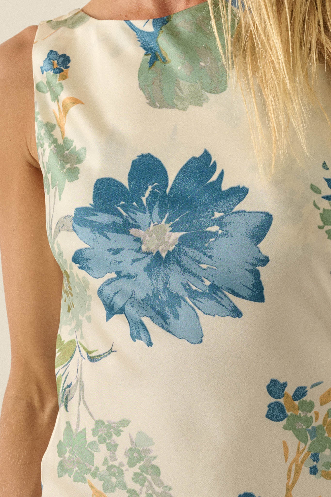 Silky Petals Floral Satin Cowl-Back Maxi Dress - ShopPromesa
