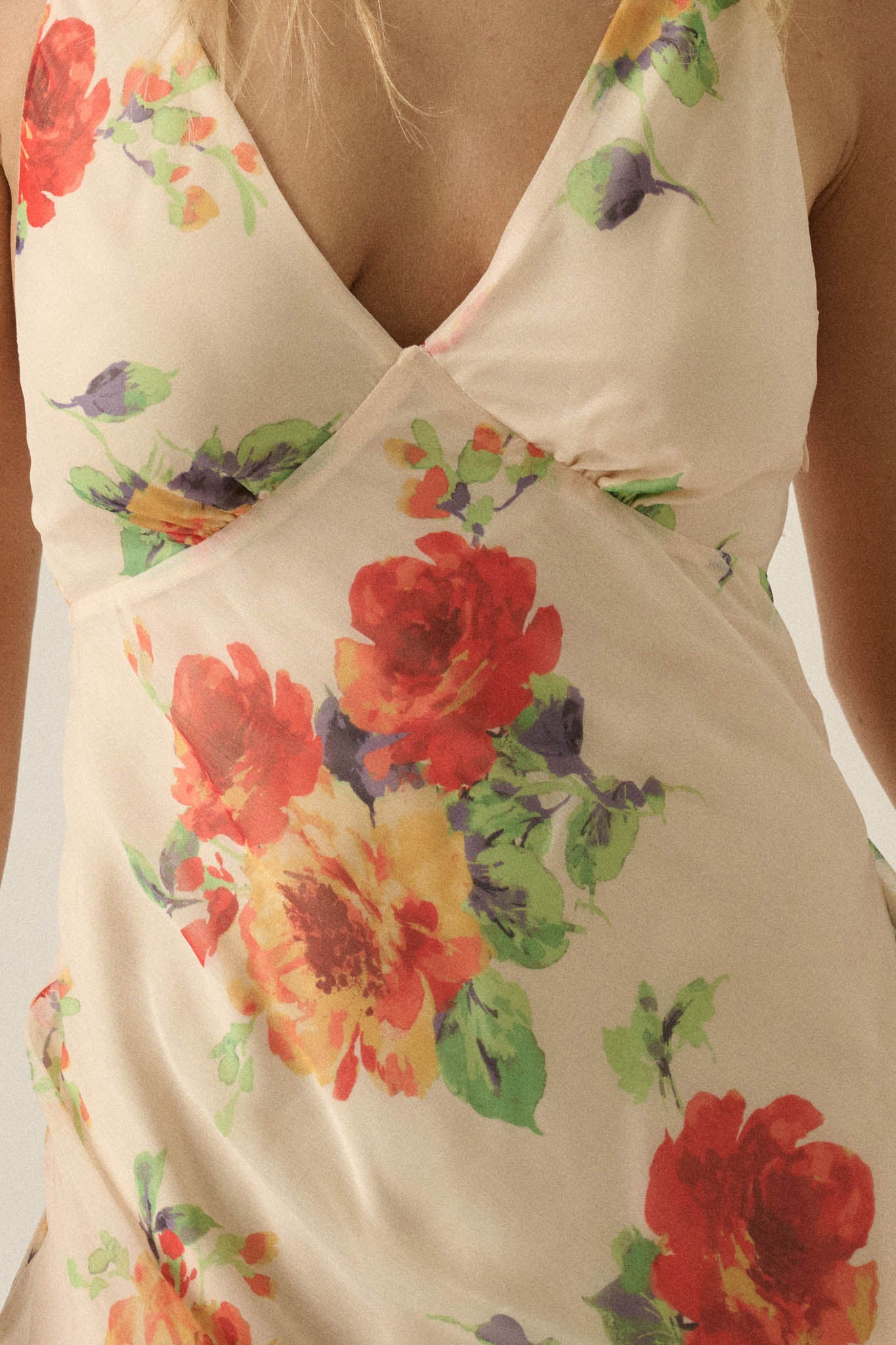 Enchanting Blooms Floral Chiffon Open-Back Maxi Dress - ShopPromesa