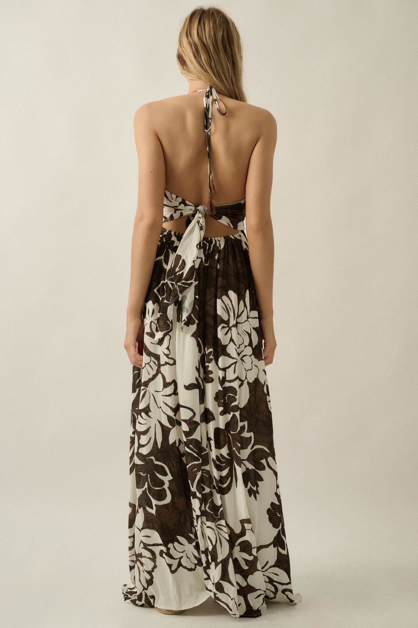 Jungle Beauty Leaf-Print Tie-Back Halter Maxi Dress - ShopPromesa