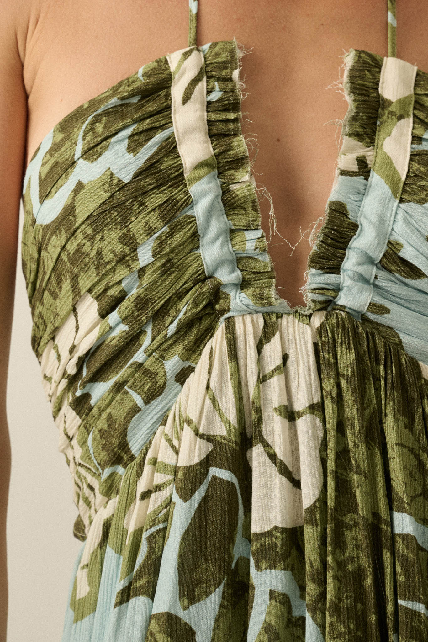 Jungle Beauty Leaf-Print Tie-Back Halter Maxi Dress - ShopPromesa