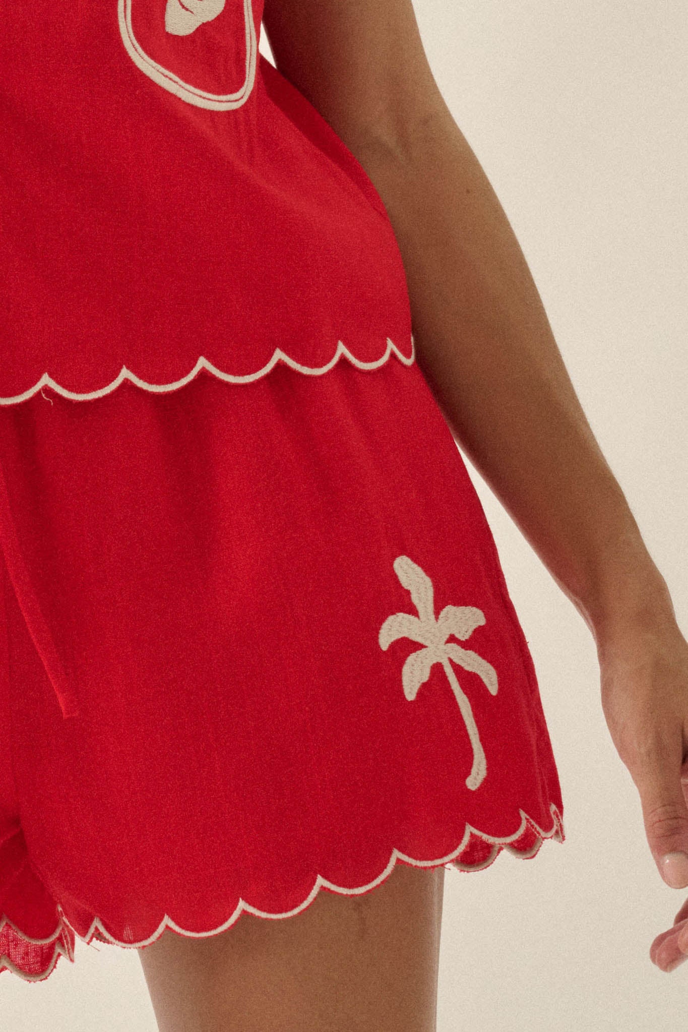 Sandy Beach Tropical-Embroidered Pocket Shorts - ShopPromesa