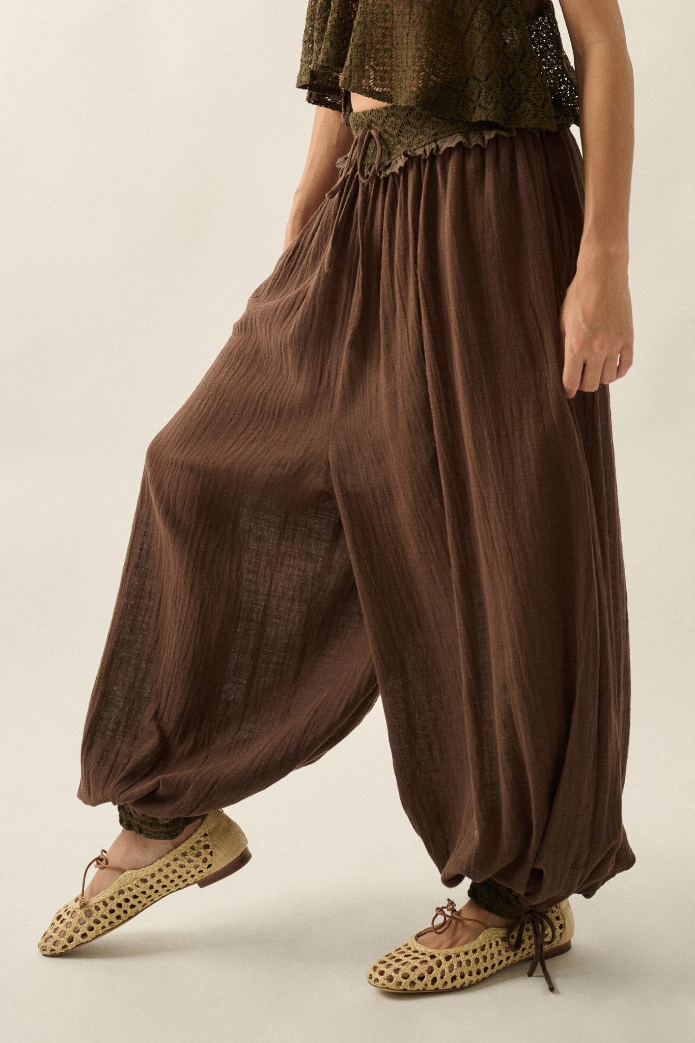 Break Free Cotton Gauze Drawstring Balloon Pants - ShopPromesa