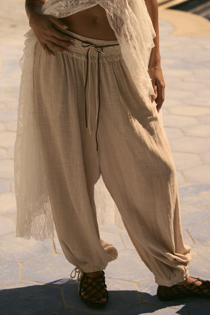 Break Free Cotton Gauze Drawstring Balloon Pants - ShopPromesa