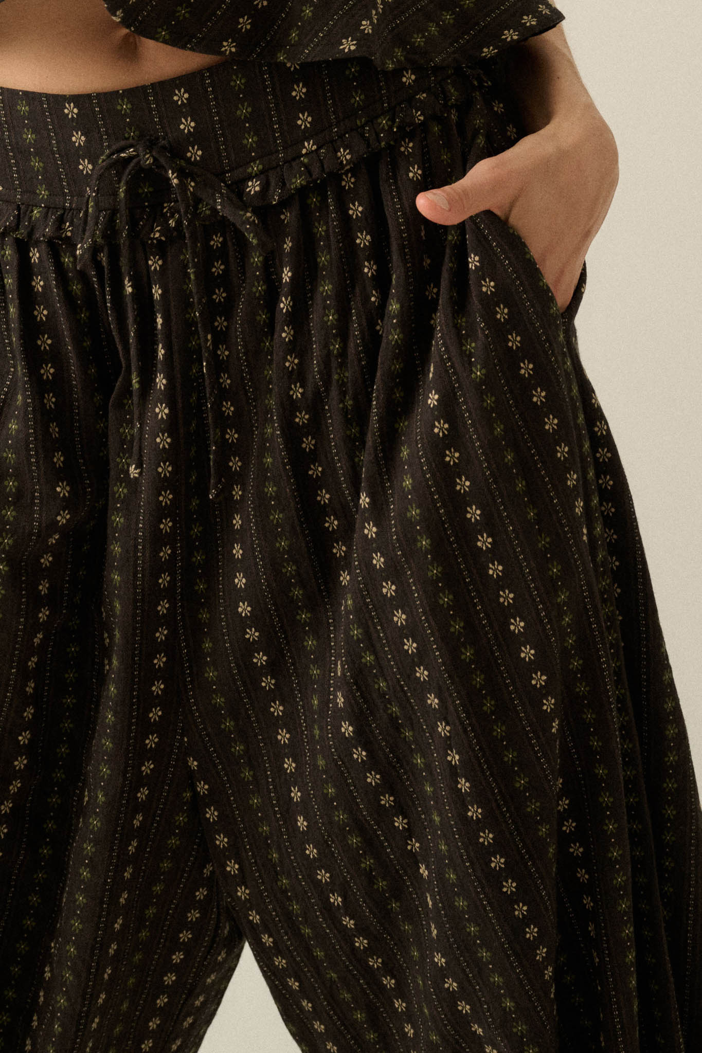 Blooming Bazaar Floral-Stripe Cotton Balloon Pants - ShopPromesa