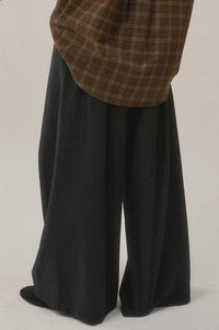 Walk this Way Gabardine Pleated Wide-Leg Pants - ShopPromesa