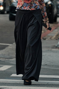 Walk this Way Gabardine Pleated Wide-Leg Pants - ShopPromesa