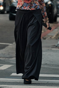 Walk this Way Gabardine Pleated Wide-Leg Pants - ShopPromesa