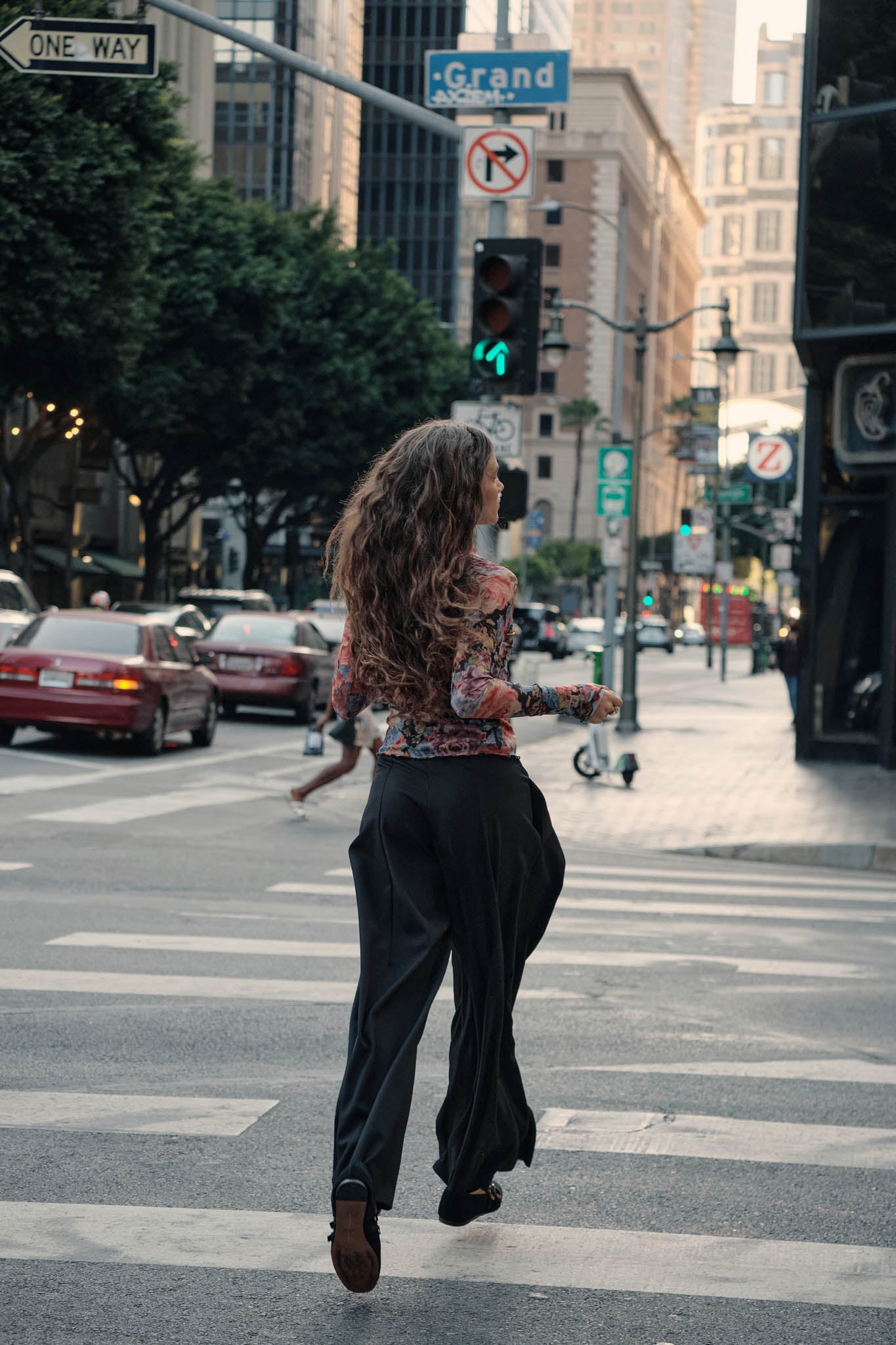 Walk this Way Gabardine Pleated Wide-Leg Pants - ShopPromesa