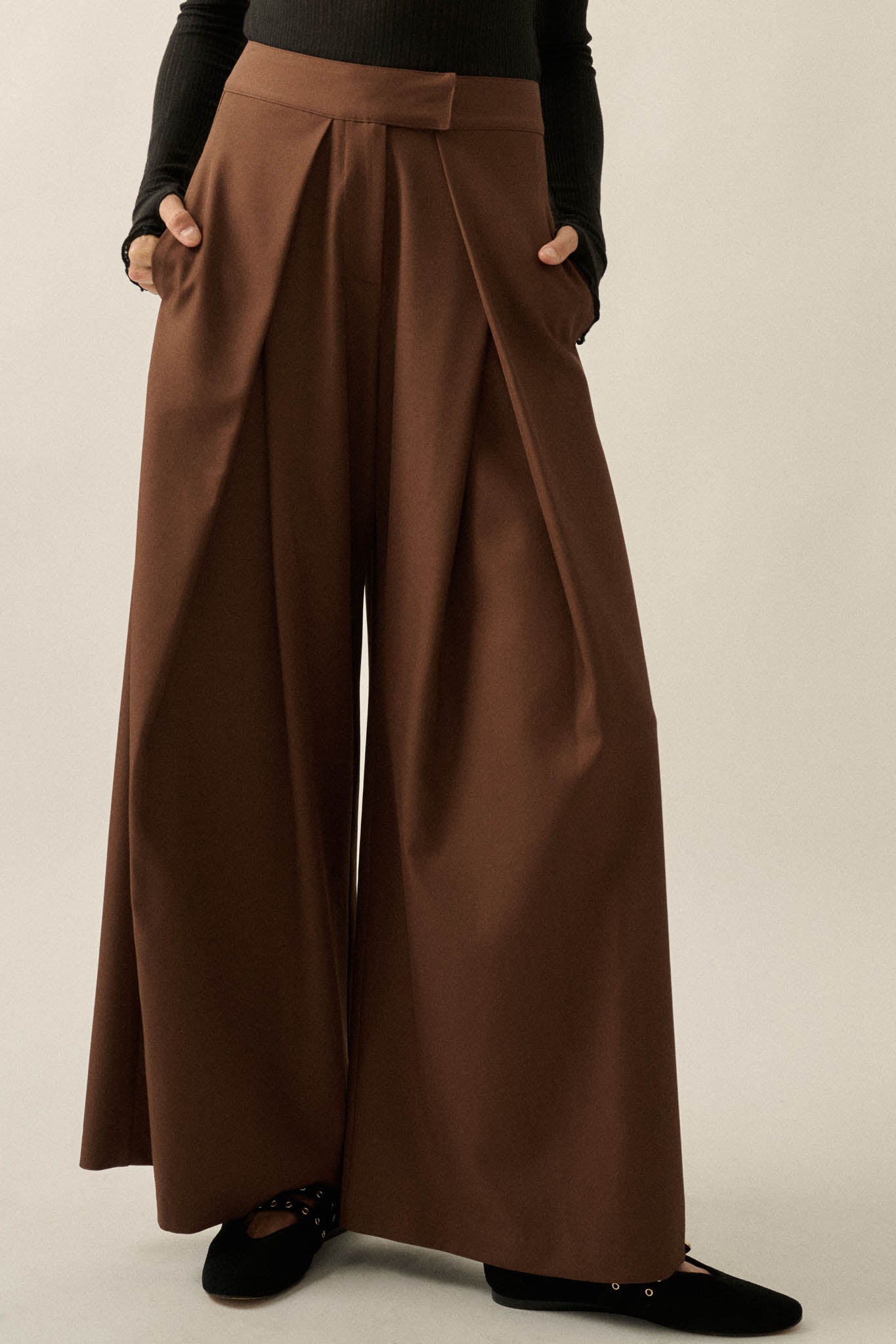 Walk this Way Gabardine Pleated Wide-Leg Pants - ShopPromesa