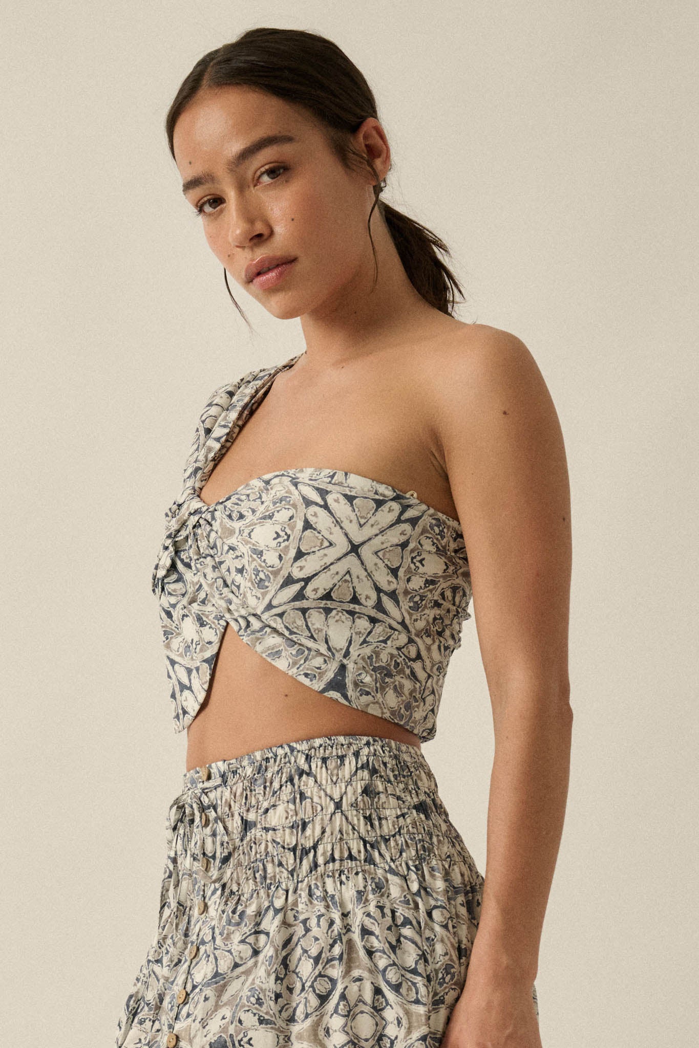 Get Lost Abstract-Print One-Shoulder Bandeau Top - ShopPromesa