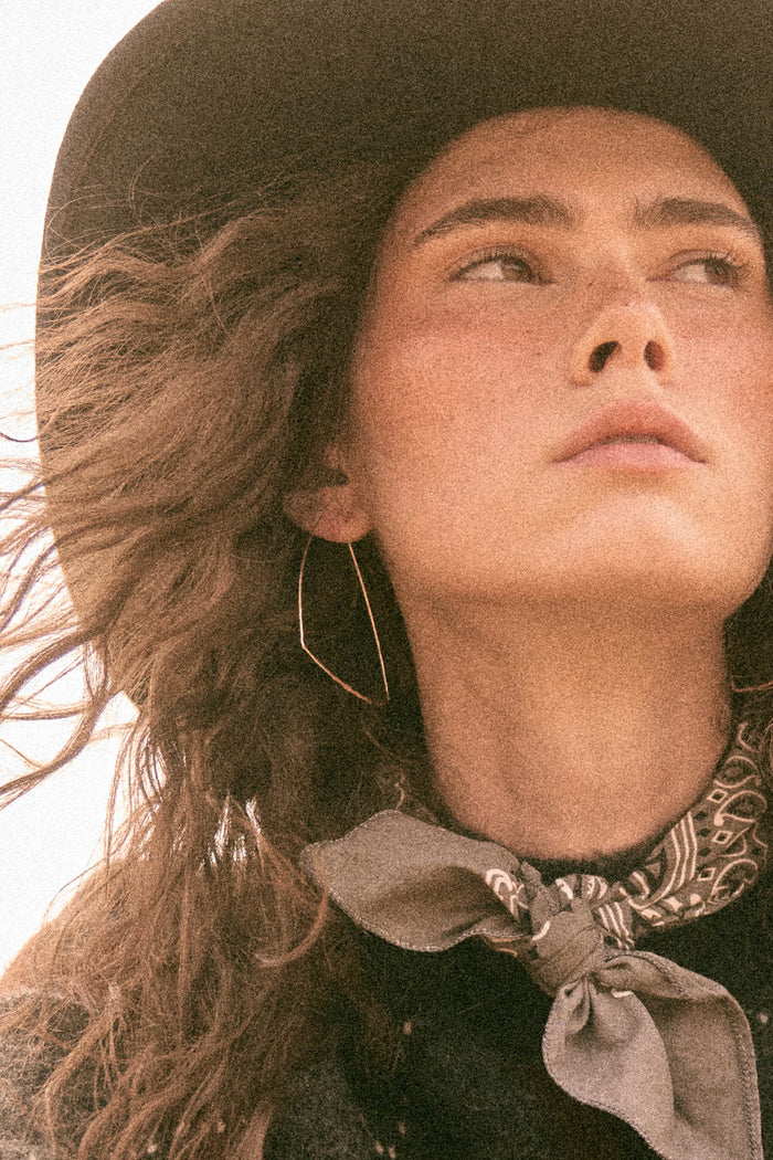 Atwater Hammered Gold-Tone Triangle Hoop Earrings - ShopPromesa