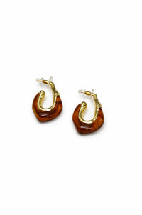 Savona Marble Resin and Gold Warped Hoop Earrings - ShopPromesa