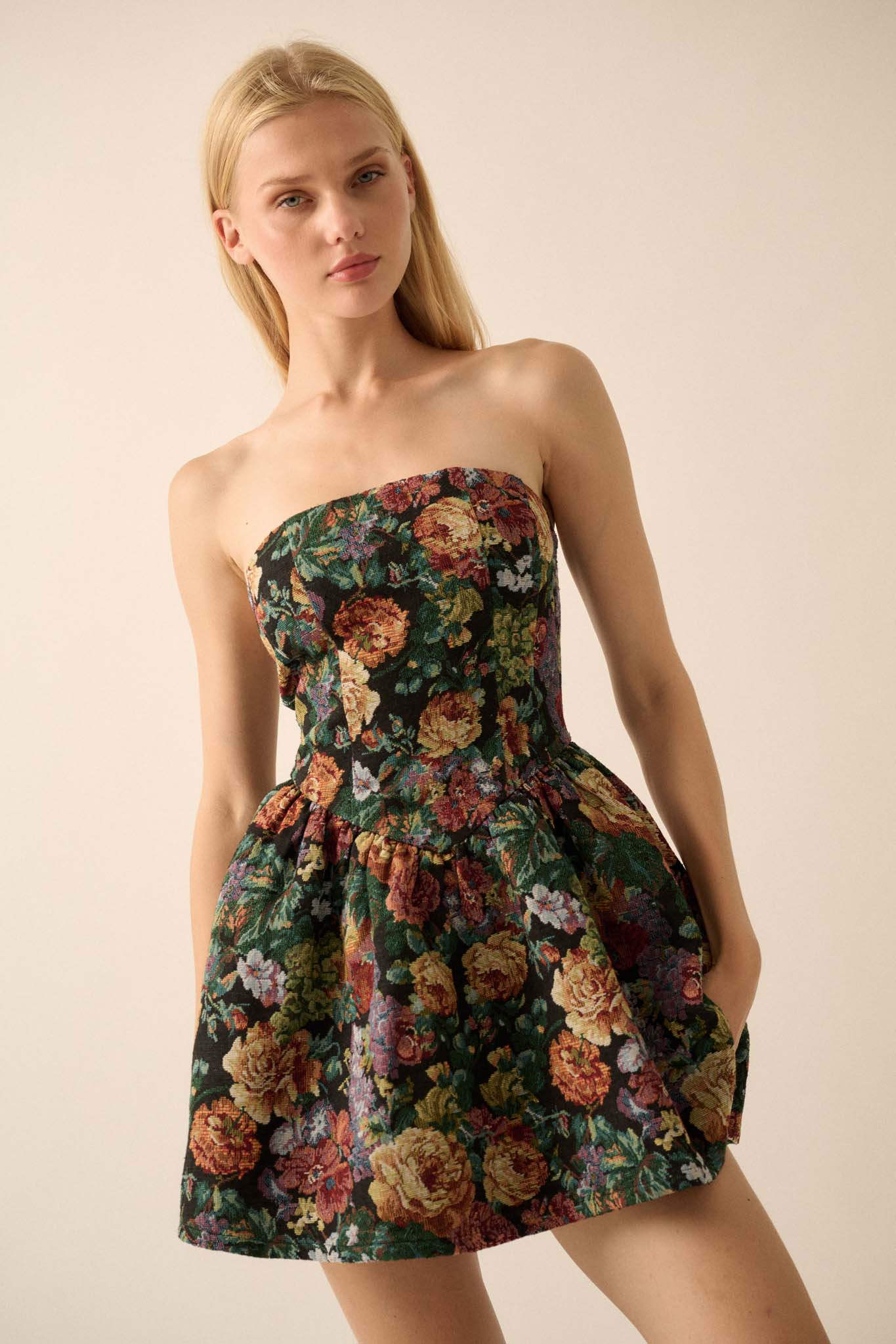 Arras Blooms Floral Tapestry Strapless Mini Dress - ShopPromesa