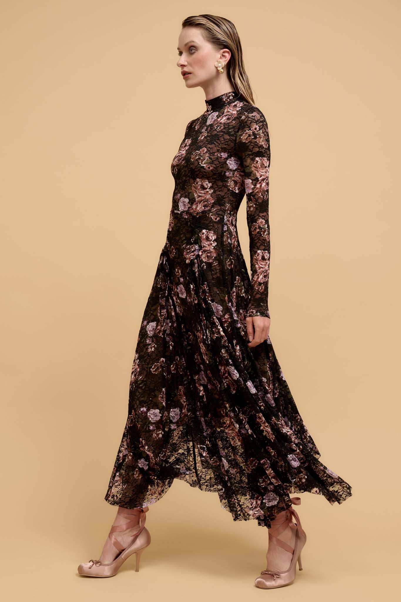 Garden of Delights Floral-Print Lace Maxi Dress - ShopPromesa