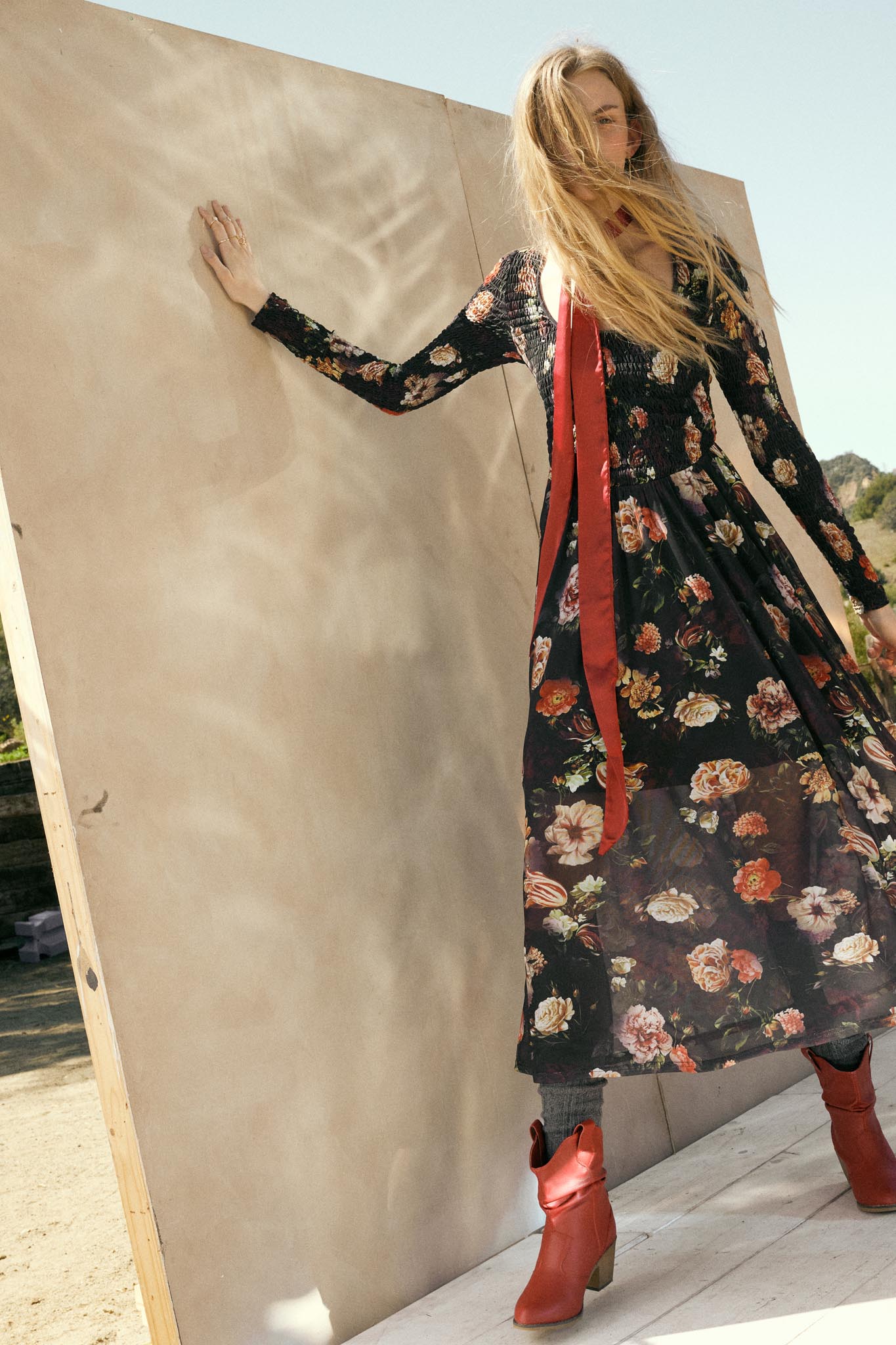 Antique Garden Floral Mesh Smocked Midi Dress - ShopPromesa