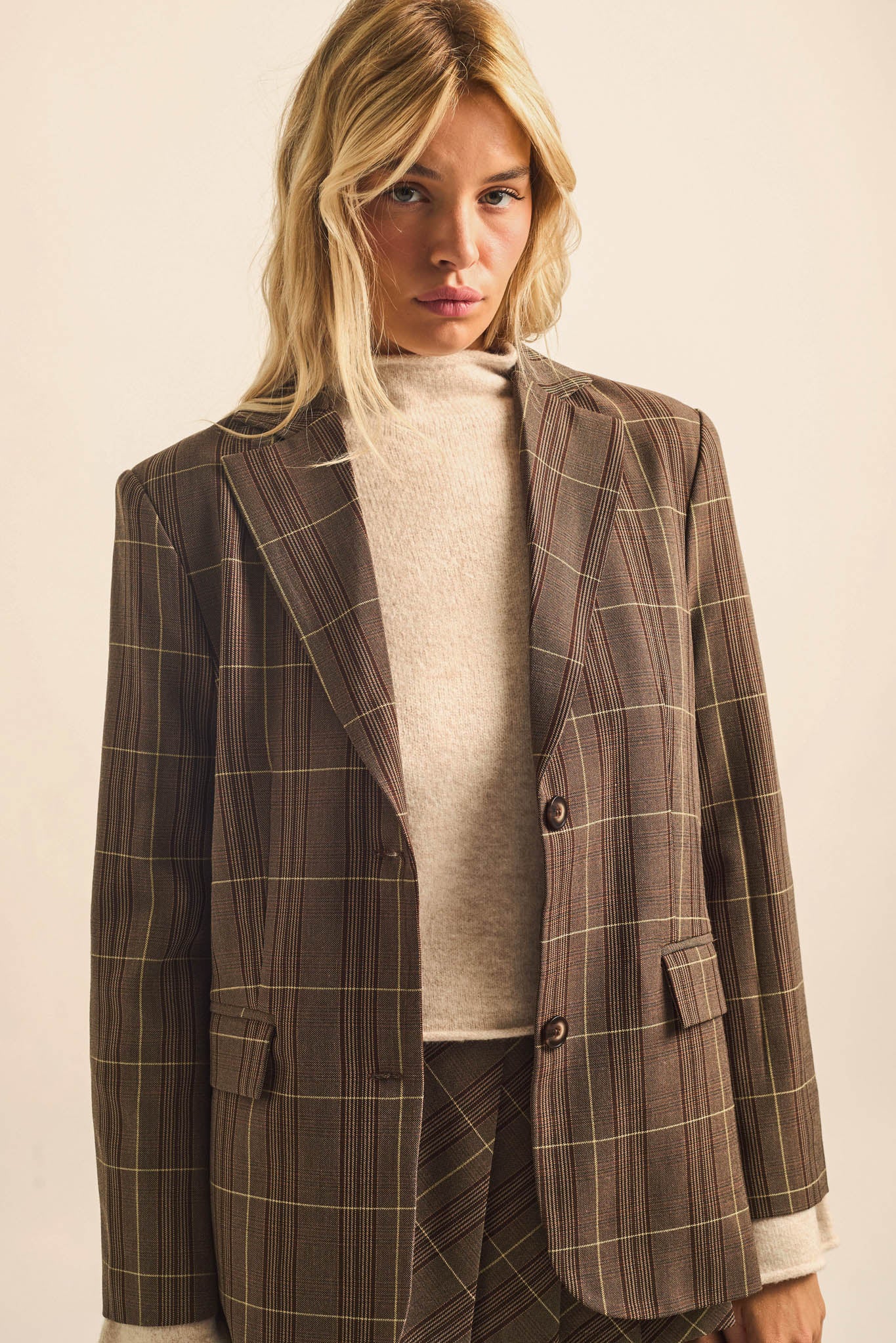 Corner Office Plaid Oversize 2-Button Blazer - ShopPromesa