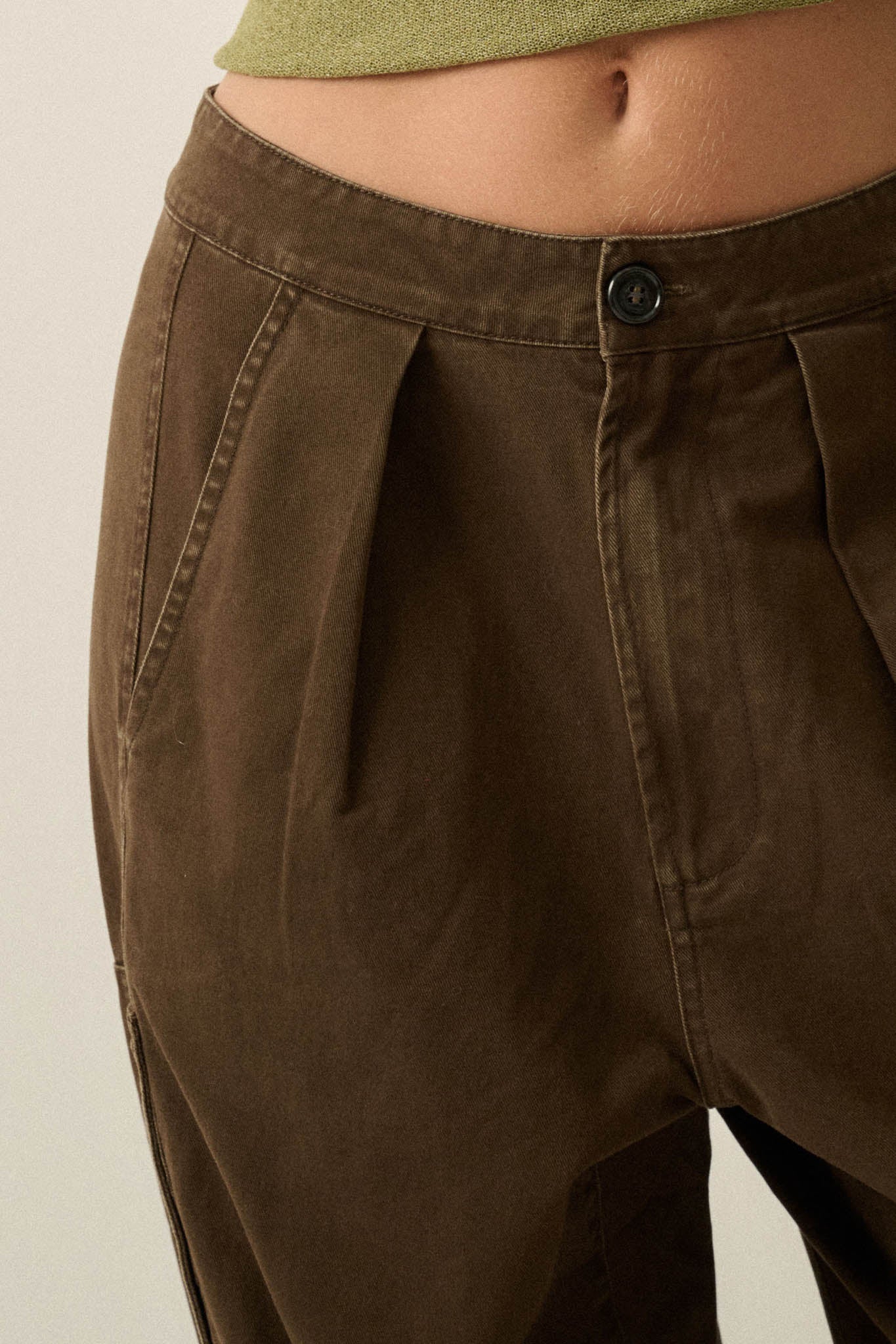 Miles to Go Cotton Twill Pleated Cargo Pants - ShopPromesa
