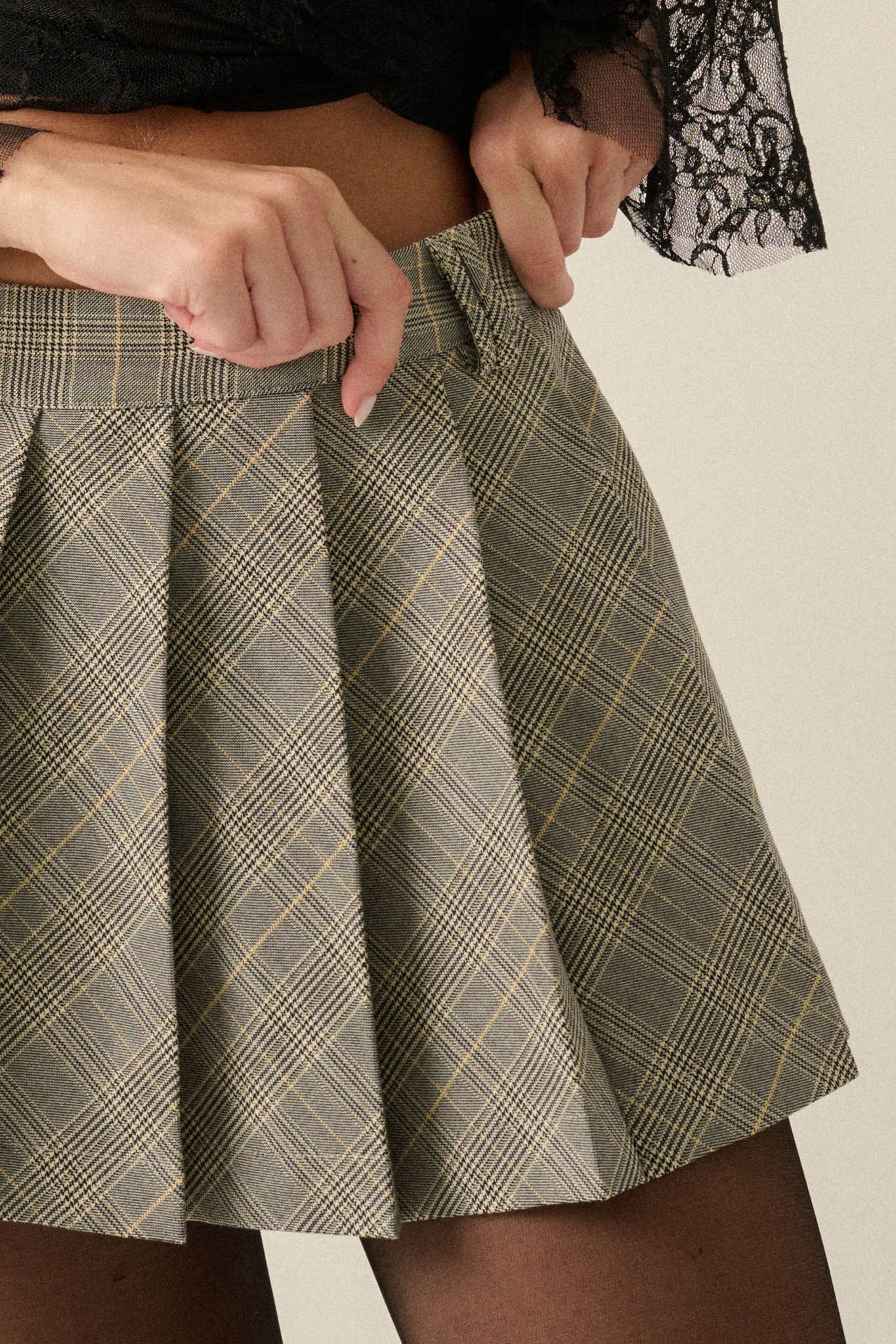 Office Gossip Plaid Pleated Pocket Mini Skort - ShopPromesa