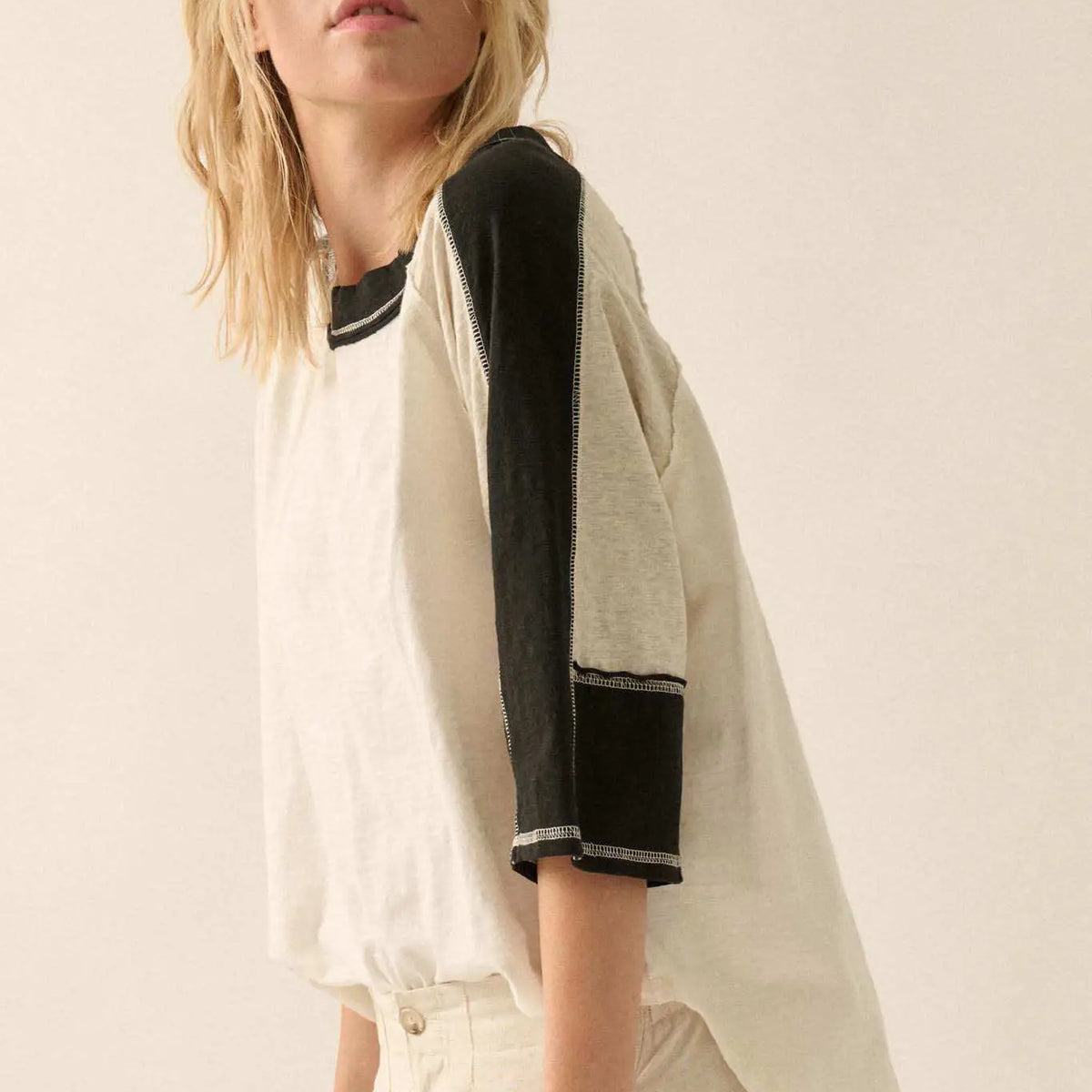 Easy Fit Colorblock Raw-Edge Oversize Raglan Tee