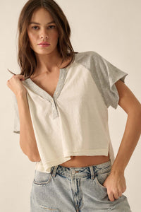 Easy Fit Cropped Raw-Edge Henley Raglan Tee - ShopPromesa