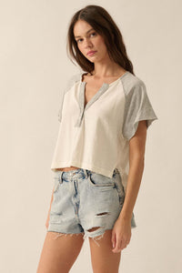 Easy Fit Cropped Raw-Edge Henley Raglan Tee - ShopPromesa