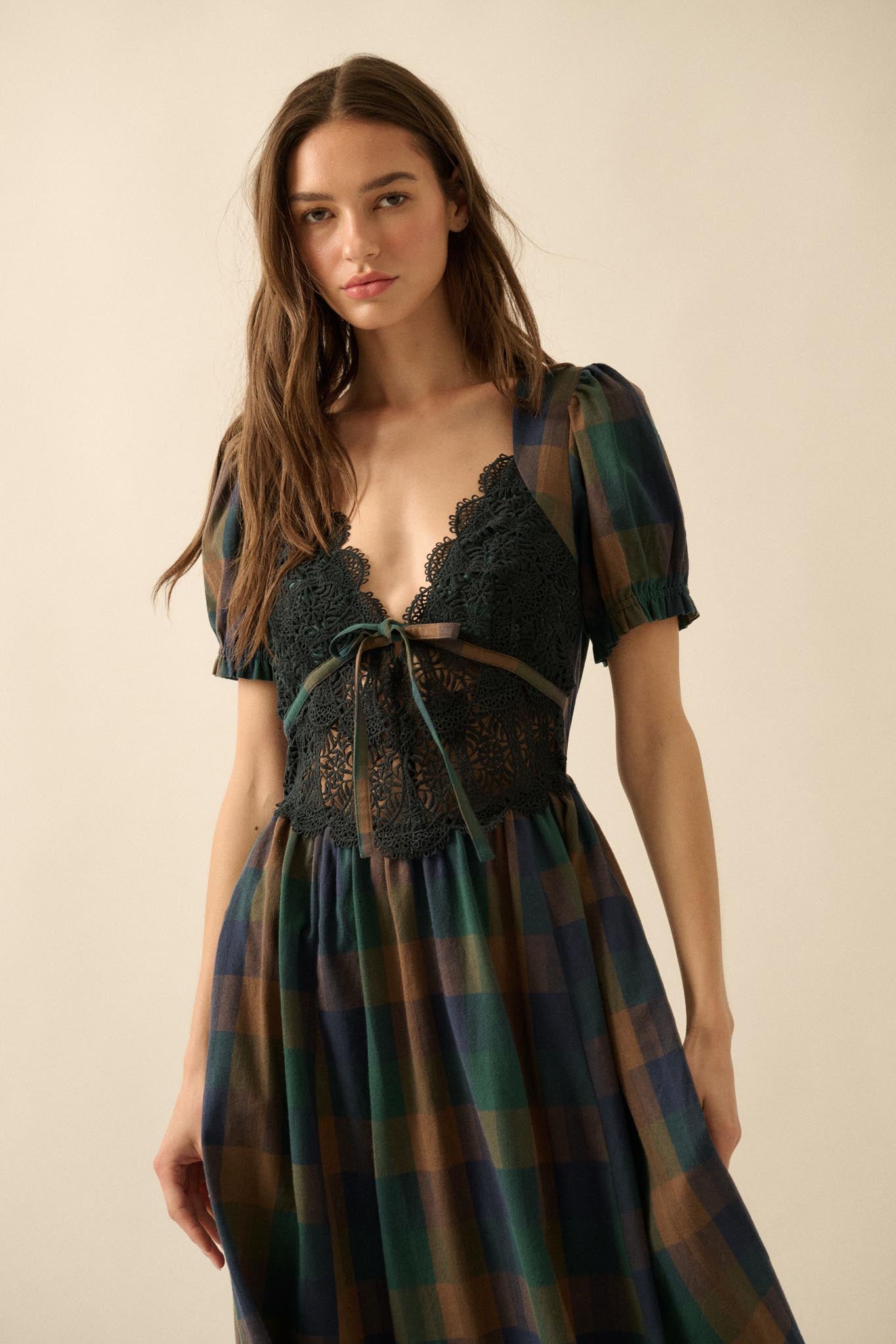 True Country Plaid and Lace Puff-Sleeve Midi Dress - ShopPromesa