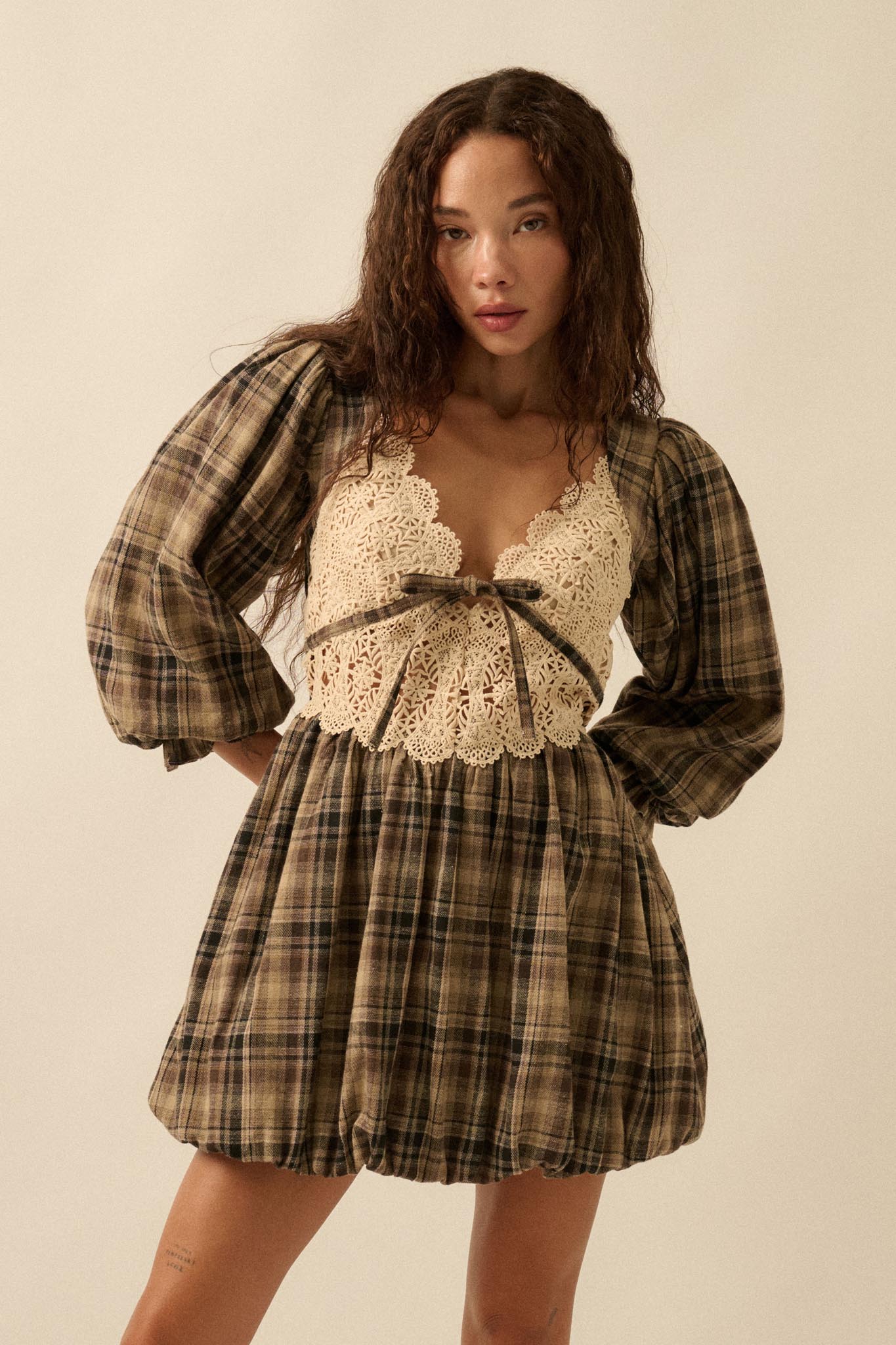 Country Cottage Plaid and Lace Bubble Mini Dress - ShopPromesa