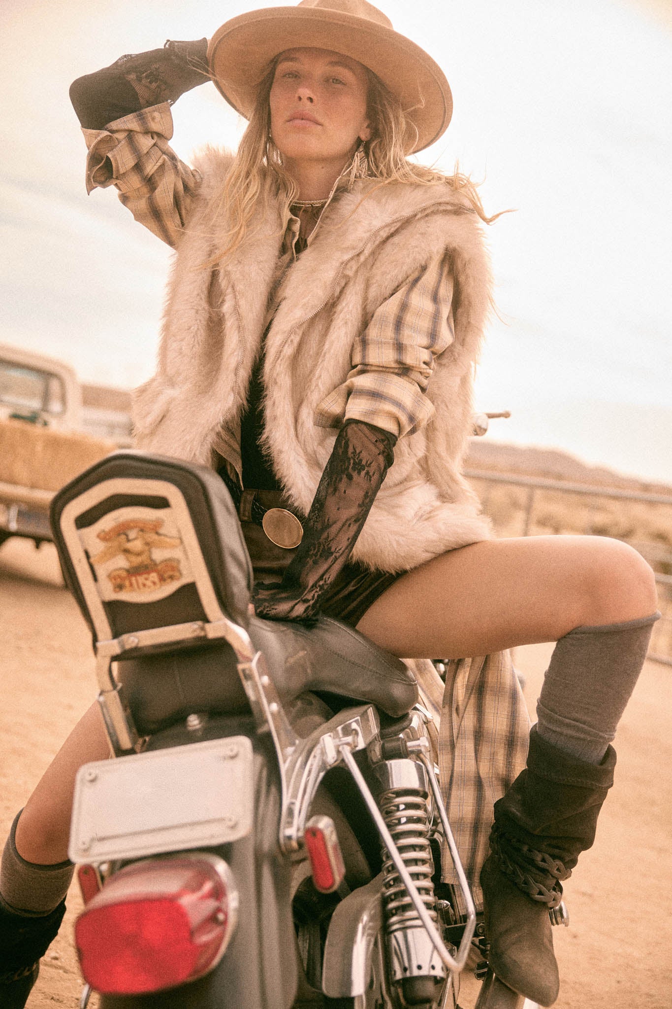Call of the Wild Faux Fur Collared Pocket Vest - ShopPromesa