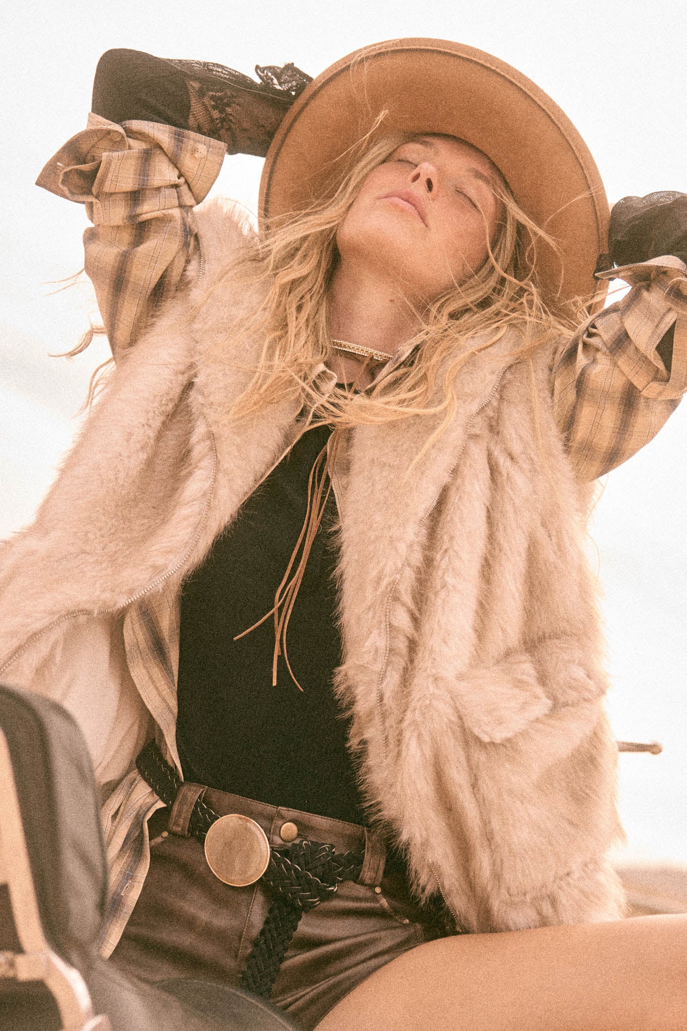 Call of the Wild Faux Fur Collared Pocket Vest - ShopPromesa