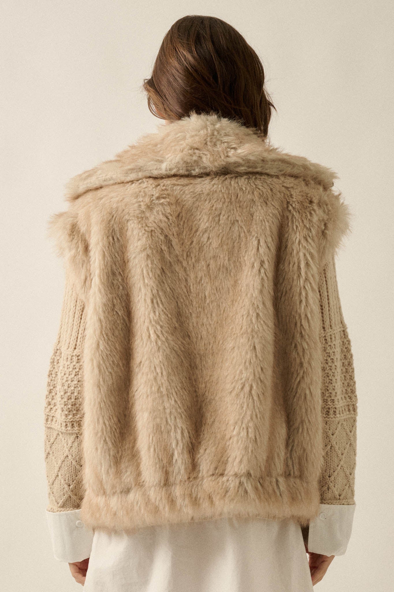 Call of the Wild Faux Fur Collared Pocket Vest - ShopPromesa