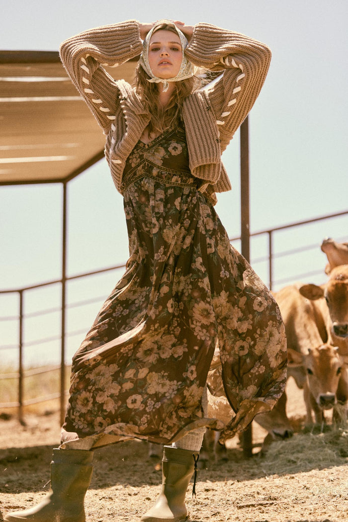 Stitch in Time Stitch-Detail Flap-Collar Cardigan - ShopPromesa