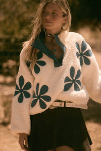 Darling Daisy Denim Flower Fleece Pullover Jacket - ShopPromesa