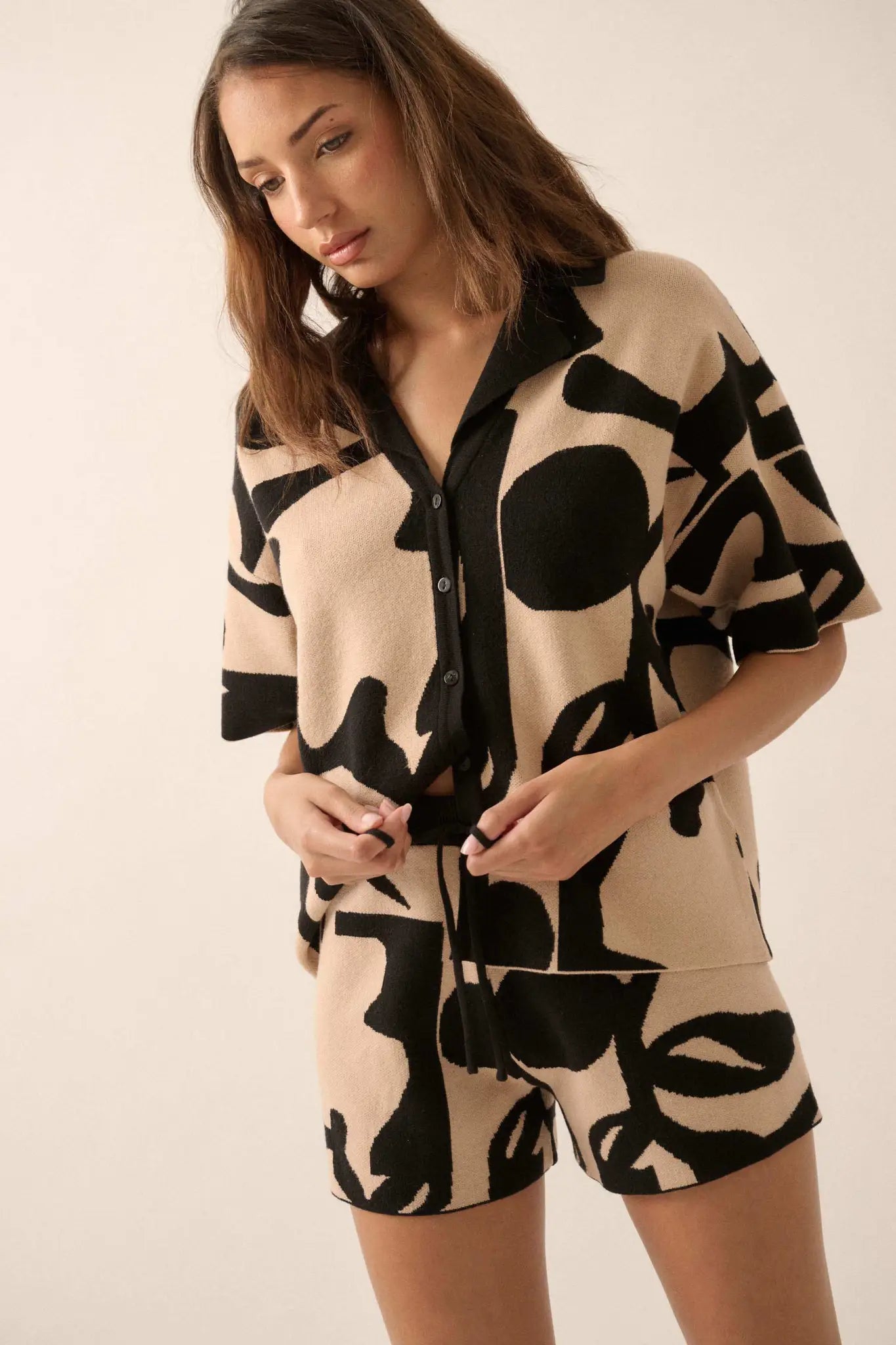 Bold Blooms Floral Jacquard Knit Sweater Shorts - ShopPromesa