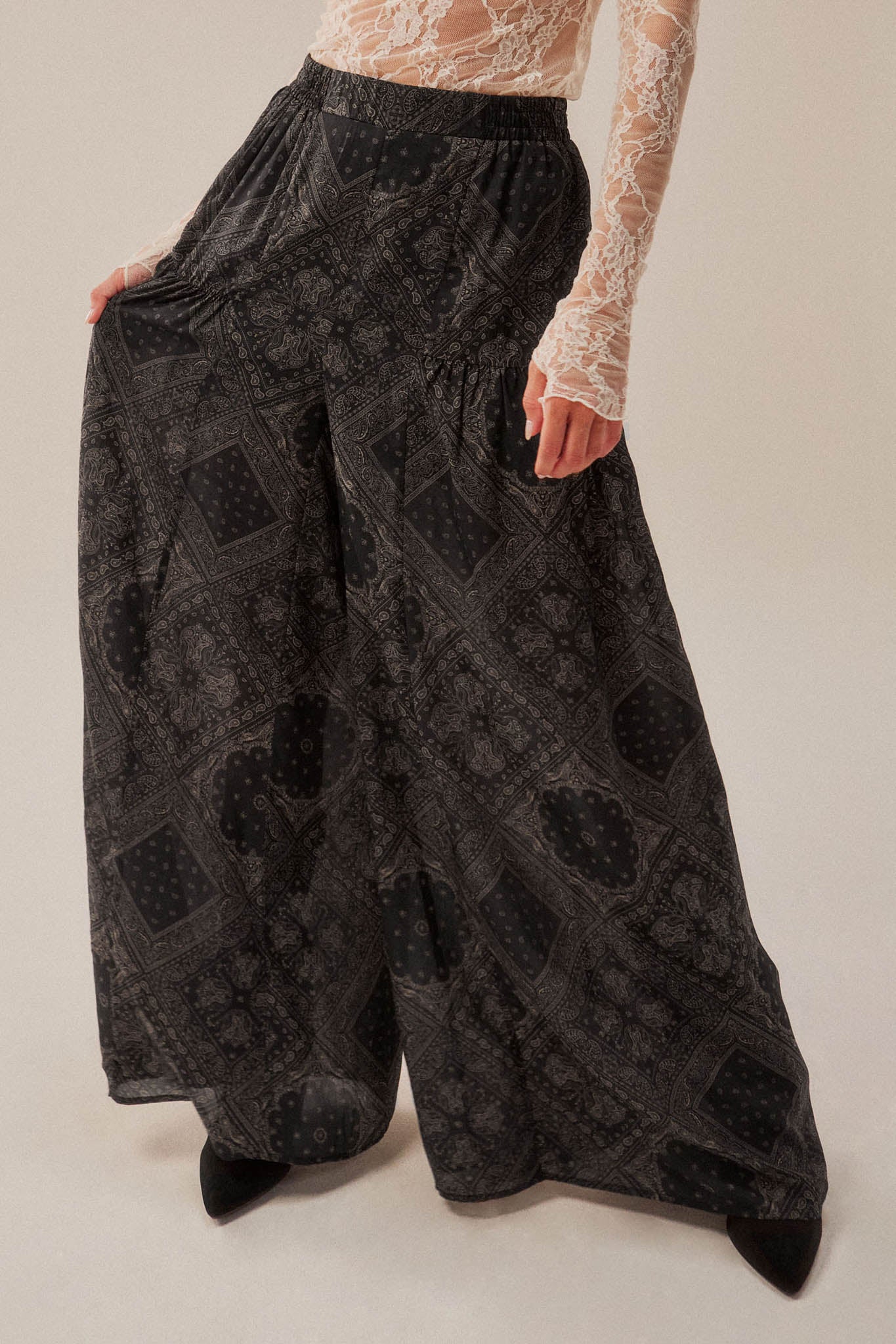 Paisley Parade Bandana-Print Gathered Wide-Leg Pants - ShopPromesa