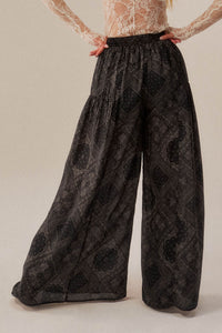 Paisley Parade Bandana-Print Gathered Wide-Leg Pants - ShopPromesa