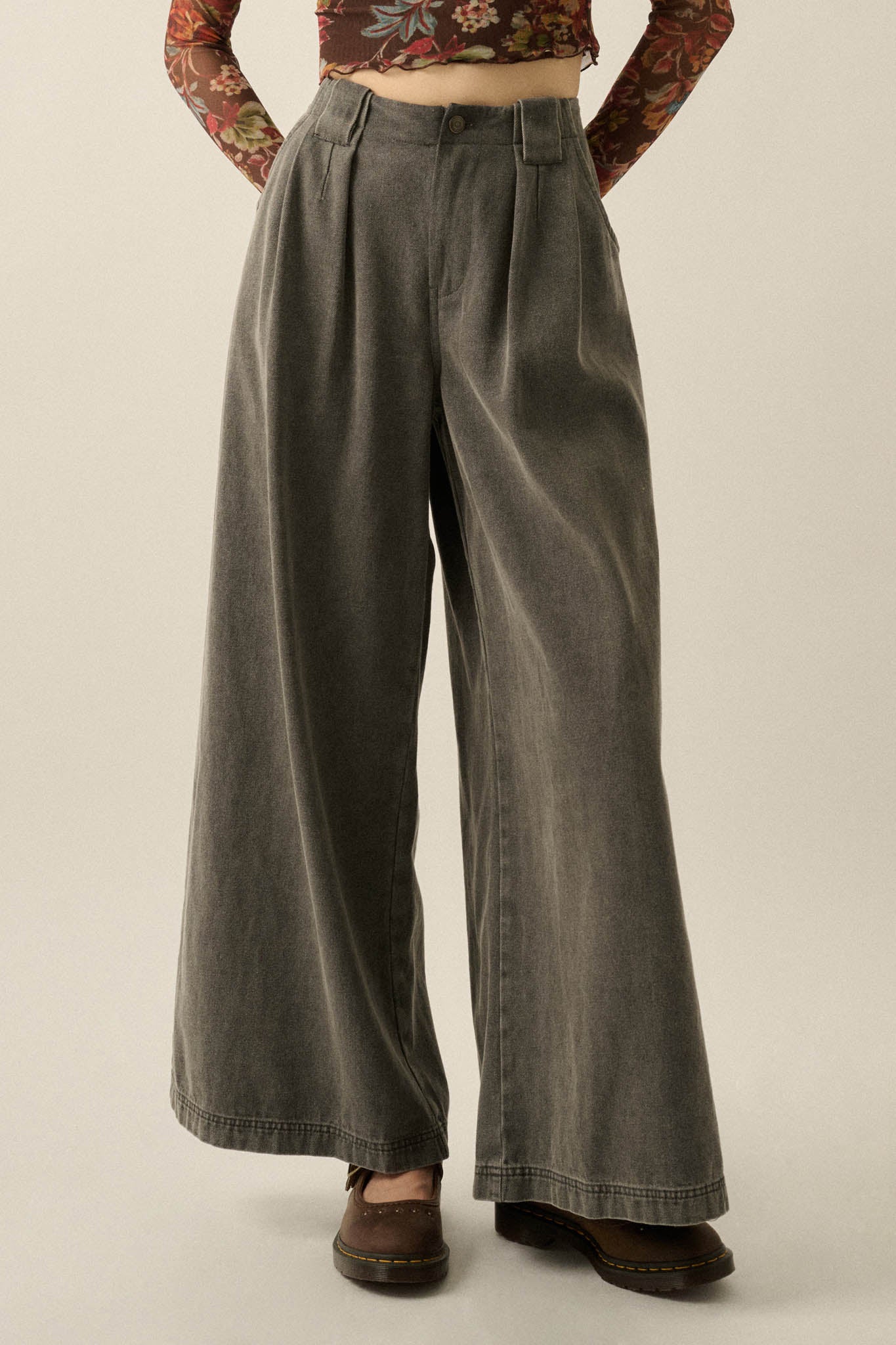 Step Ahead Denim Pleated Wide-Leg Pocket Pants - ShopPromesa